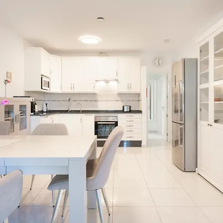 Lanzahost Casa Banana *